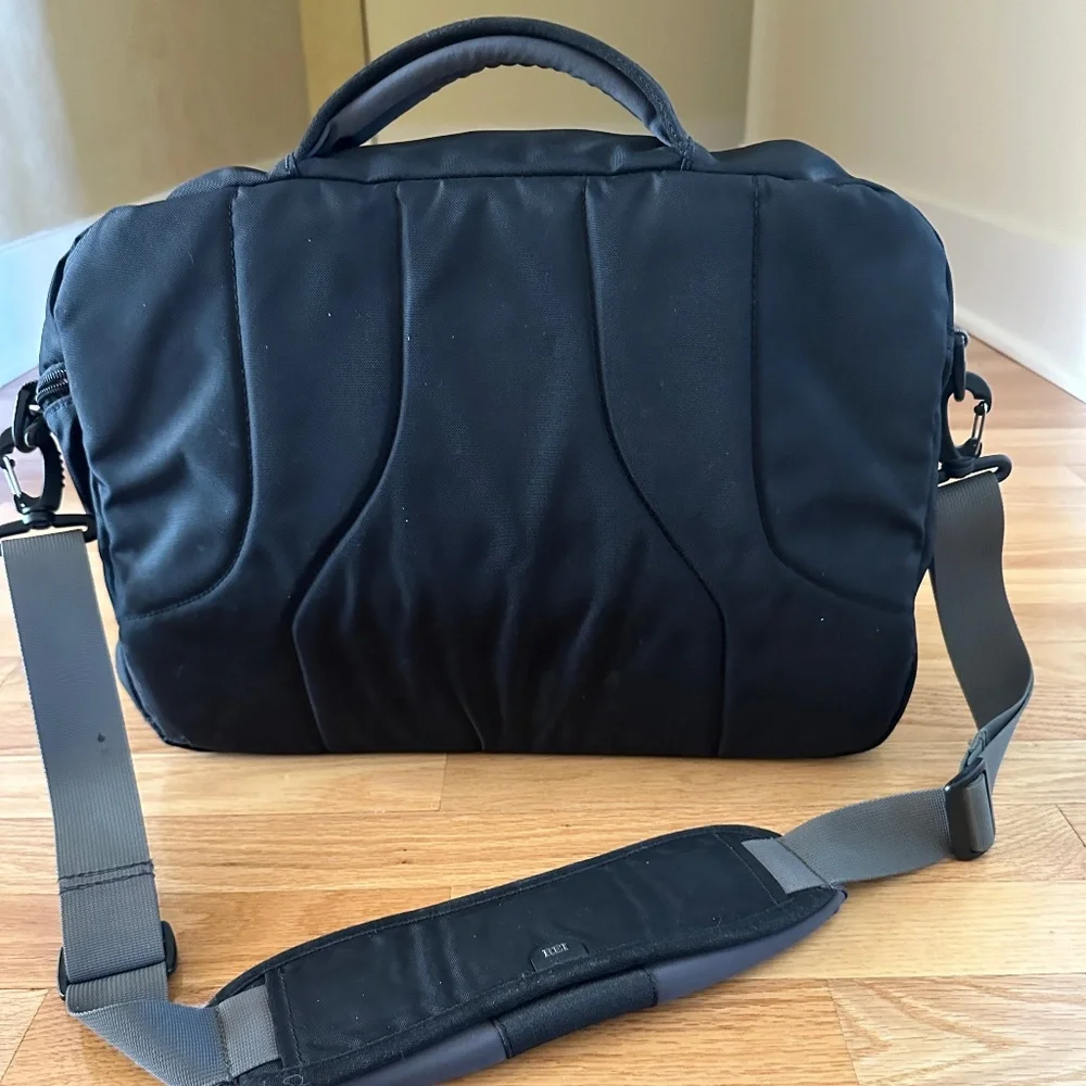 REI Black Messenger Bag Satchel Shoulder Bag